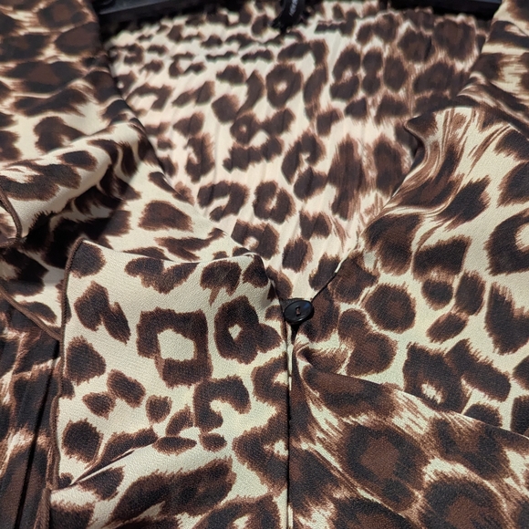Leopard Print Ruffle Blouse - Picture 3 of 5